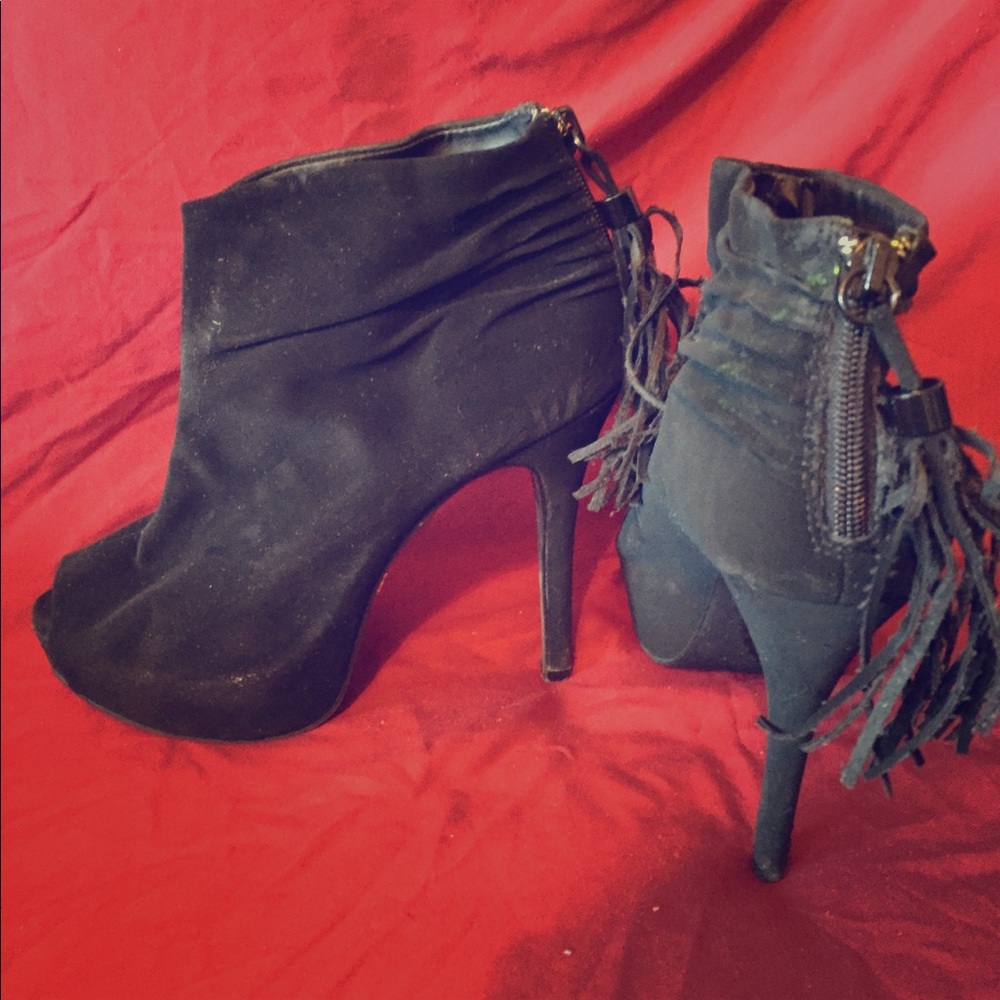 Rock & Republic Tassel Heels